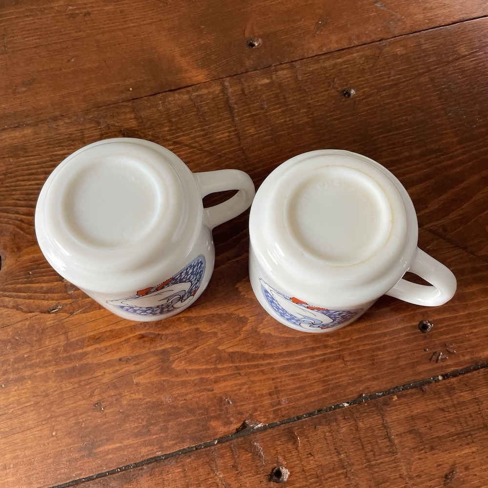 Vintage Arcopal France Milk Glass Mugs Geese Duck French Country Set of 2 - Picture 6 of 6